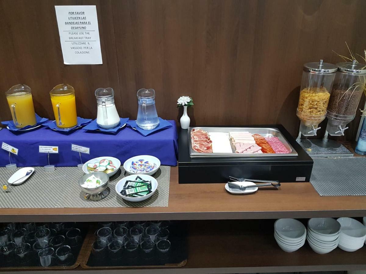 호텔 올림피아 우니베르시다데스 발렌시아 외부 사진